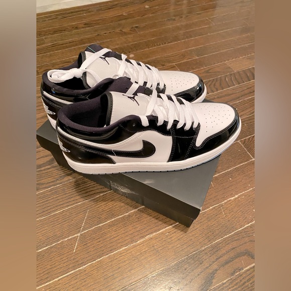 NEW Air Jordan 1 Low SE Concord (Patent Panda) - Size 10.5 US - Picture 5 of 15